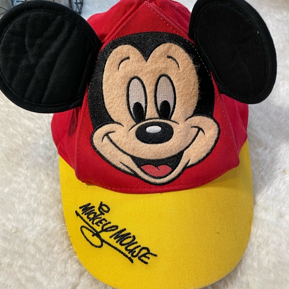 Mickey mouse toddler hat - Picture 1 of 4